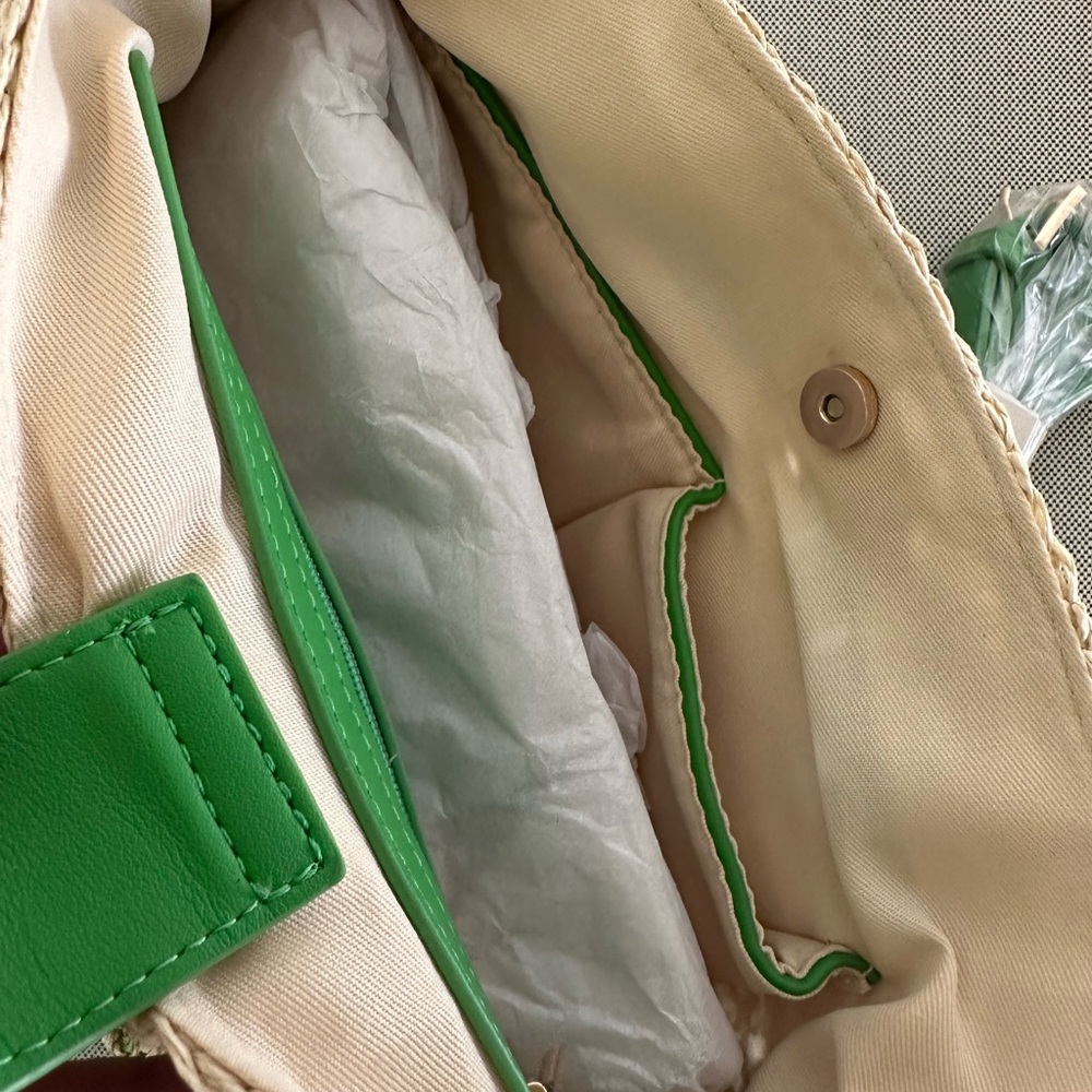 NWT LIKEDREAMS Green and Cream Women's Crochet Shoulder Bag - Picture 7 of 10